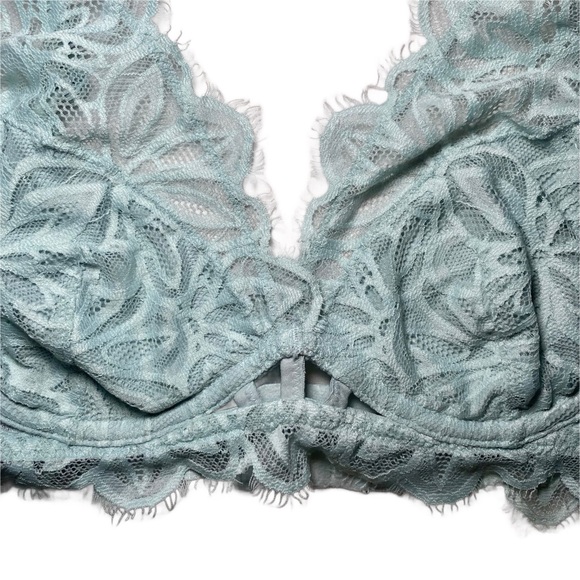 Victoria’s Secret PINK Pale Turquoise Lace Bralette - Picture 2 of 4